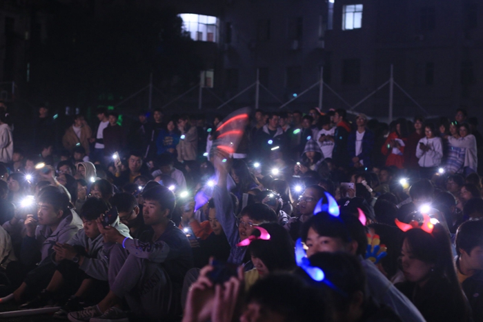 现场学生.jpg