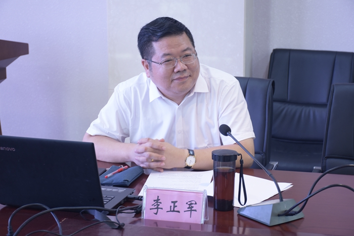 上午 李正军院长.JPG