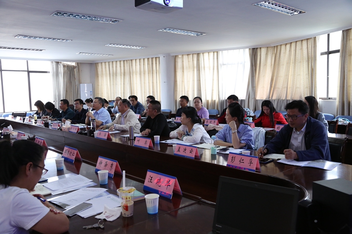 与西藏职业技术学院座谈交流.JPG